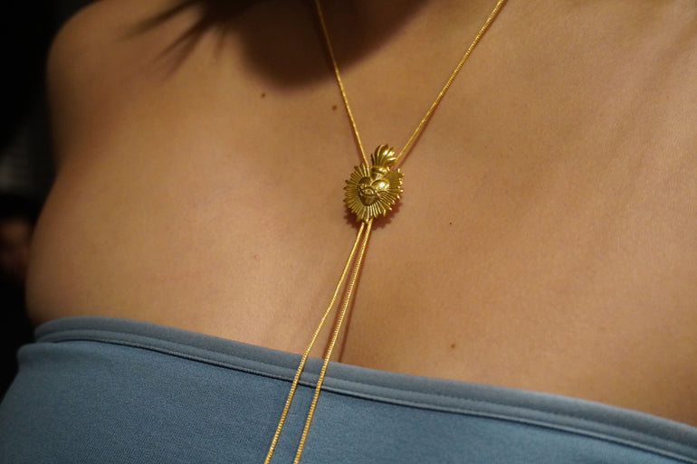 Corazon de Fuego Bolo Tie - Oreja Linda