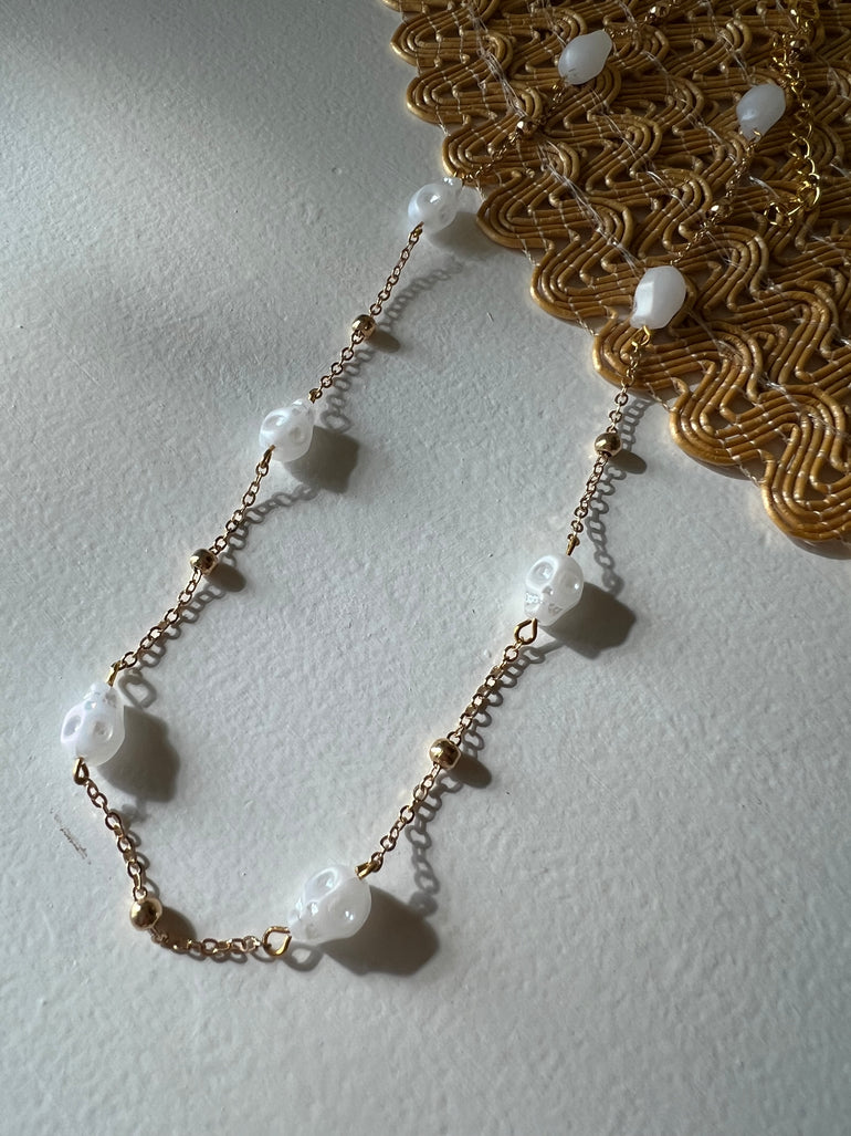 Calavera Delicada Dainty Skull Necklace - Oreja Linda