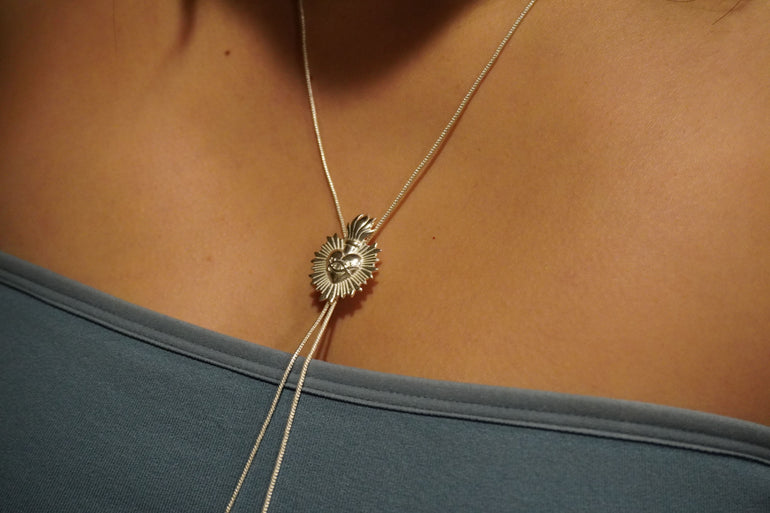 Corazon de Fuego Bolo Tie - Oreja Linda