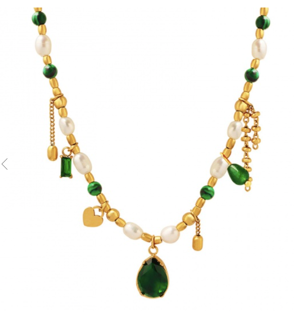 Mujer Guerrera Charm Necklace - Oreja Linda