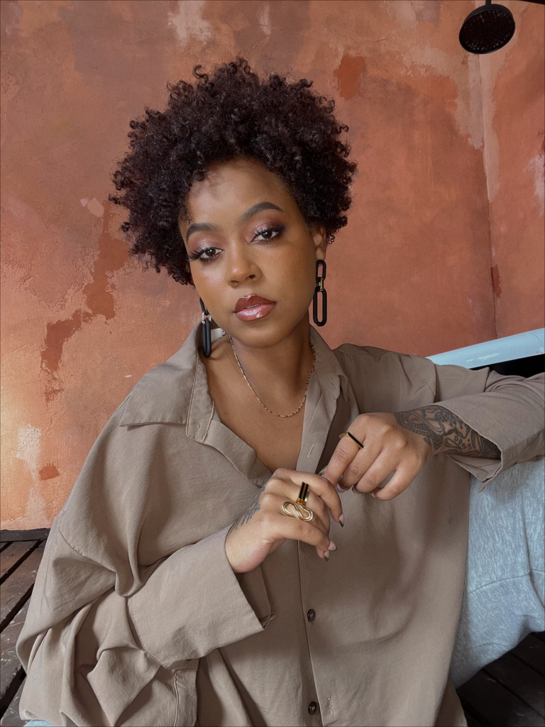 Cadena Negra - Oreja Linda