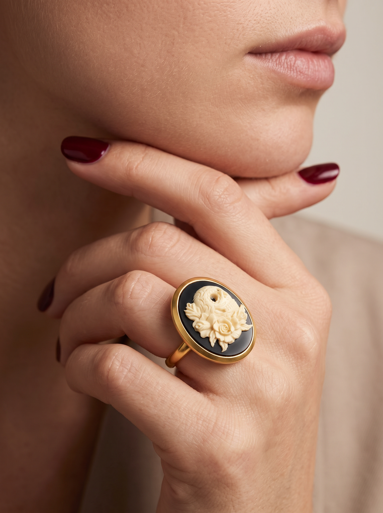 Alma Eterna gold-plated Día de los Muertos skull-and-rose cameo ring