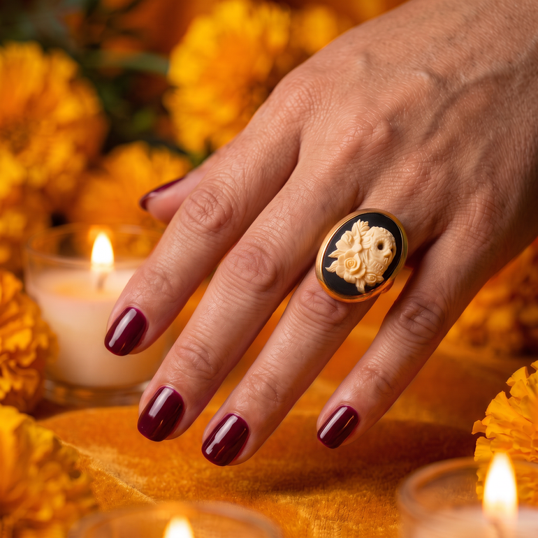 Alma Eterna gold-plated Día de los Muertos skull-and-rose cameo ring