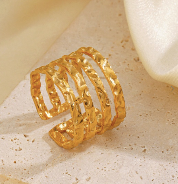 Handcrafted with care, each layer of the Capa Martillada Ring represents a chapter of your journey, stacked together to create a look that’s as complex and beautiful as you are. Whether you’re dressing up for a special occasion or adding a chic edge to your everyday ensemble, this ring is a versatile accessory that will make you feel like the Valiente you are.